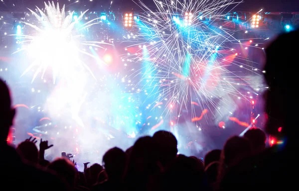 ilovenye's tweet photo. Are you ready to partee??

For all fabulous New Years ideas on what's on see link in bio or
https://t.co/bG2FQFPp9v

#NYE #newyears #newyearseve #partyideas #australia #fun #cocktails #party #partyideas #australia https://t.co/s4jyzYyuI8