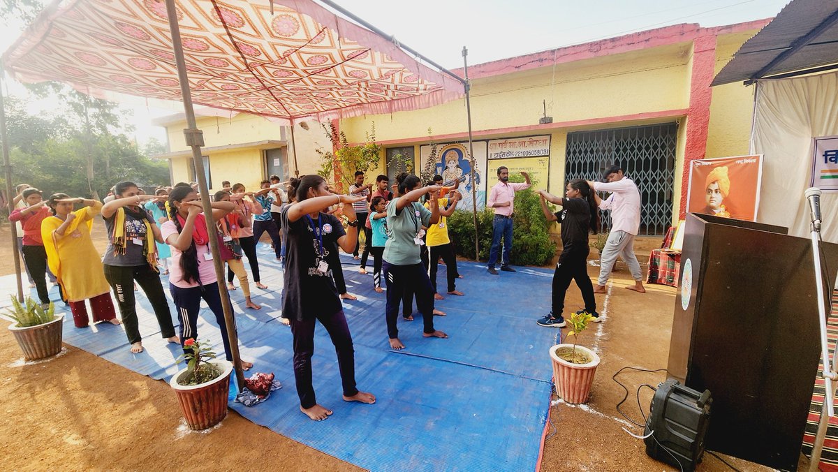 Skumariggcv's tweet photo. Self Defence Training in NSS Unit CAMP at Village Kherdha 
Indira Gandhi Govt PG College, vaishali Nagar, bhilai https://t.co/KYJgYcr0Ed