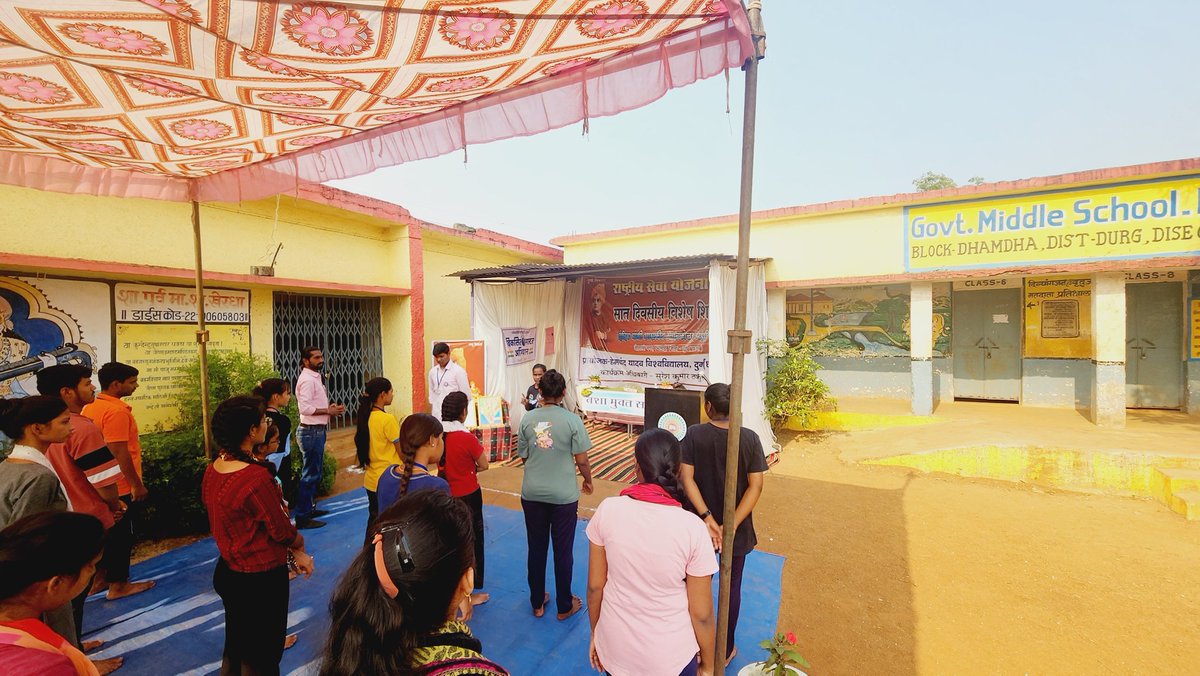 Skumariggcv's tweet photo. Self Defence Training in NSS Unit CAMP at Village Kherdha 
Indira Gandhi Govt PG College, vaishali Nagar, bhilai https://t.co/KYJgYcr0Ed