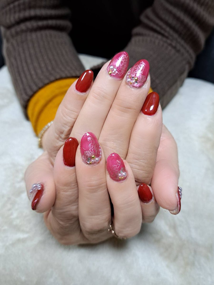 usuhanairo's tweet photo. #セルフネイル #お正月ネイル #スタンピングネイル #母ネイル 
#nails #stampingnailart https://t.co/L4O2KFsCyP