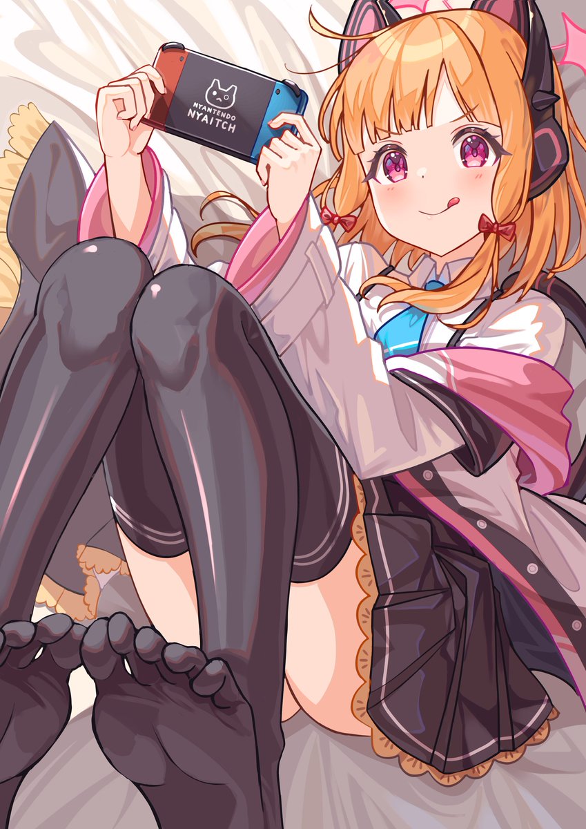 才羽モモイ(ブルアカ) 「#今年も残りわずかなのでお気に入りの4枚を貼る1月～10月はほぼ仕事絵しか描いて」|宇佐美まる@4月からの絵仕事受付中のイラスト