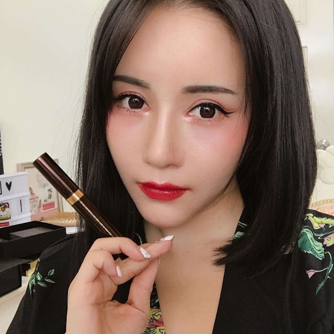 Make  up look  
#makeup #lipstick