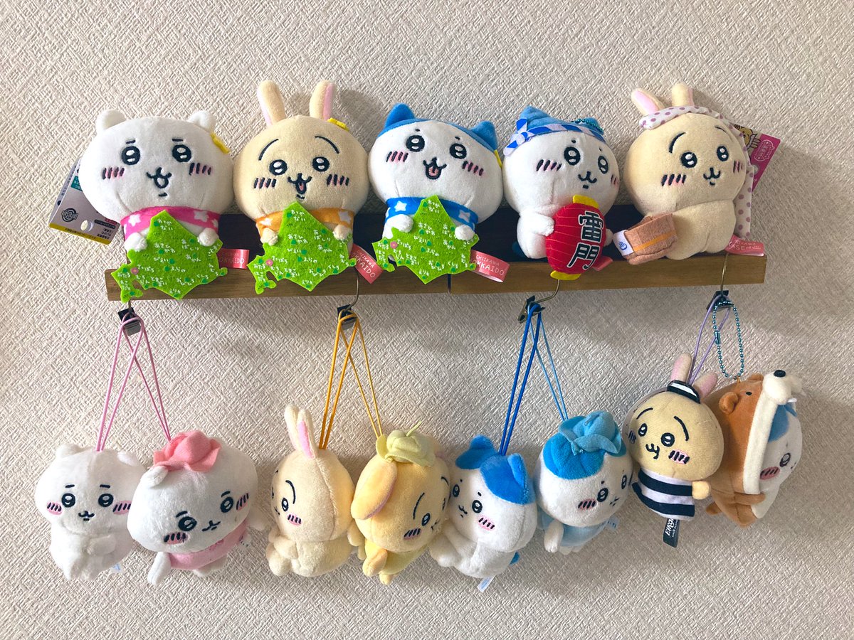 naaaaa_856's tweet photo. ツリーお片付け！ということでツリーに飾ってたちいかわちゃん達を定���置に戻しました！ところでぬい達の可愛い飾り方、おすすめ何かありませんかー？ https://t.co/SoCuw9Vgcq