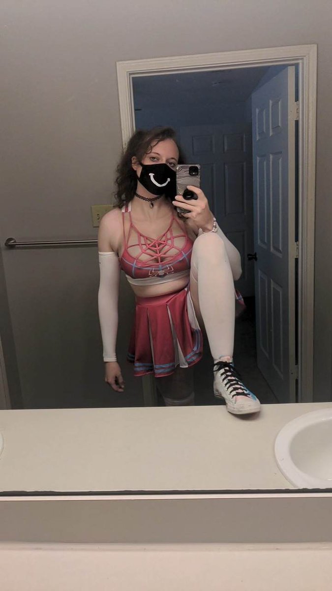 EliseOrSomeShit's tweet photo. I think these are my prettiest looks so far. https://t.co/rY92fRfUf3