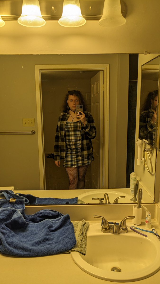 EliseOrSomeShit's tweet photo. I think these are my prettiest looks so far. https://t.co/rY92fRfUf3