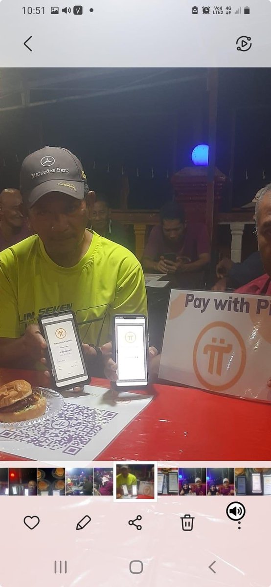 Jennyvu02090321's tweet image. #pinetworkGCV
from the sayongHQ group.. various types of burger restaurants..
KARIM BURGER SAYONG (KBS) ready to accept GVC 314159USD..
The first transaction was done with members of pi sayongHQ..
the ratio is calculated evenly..1 regular burger RM5/0.0000034 pi..1 drinkโฆ