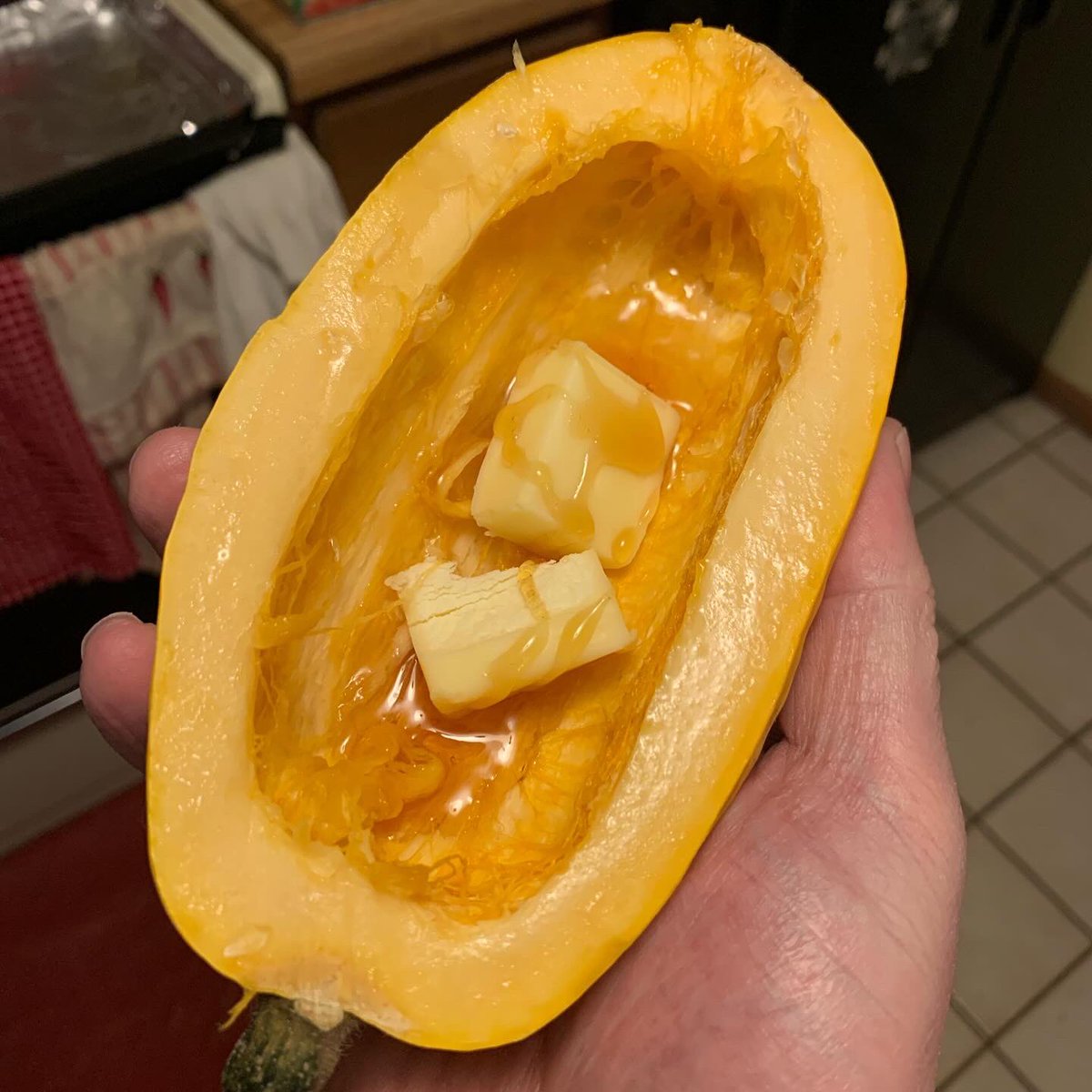 adtothebone's tweet photo. Roasting a Delicata (Bohemian) Squash
#roasted #roasting #squash #delicata #bohemianlikeyou https://t.co/yIp00nmWqK