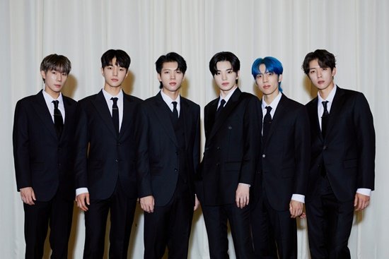 ifntinfo's tweet photo. [MISC] 231228 Xportsnews mentioned INFINITE in an article looking back at the music industry in 2023, giving them an excellence award for setting a new model example of working separately and together

#인피니트 https://t.co/3O3jspAV1l https://t.co/in8ekGNa6g