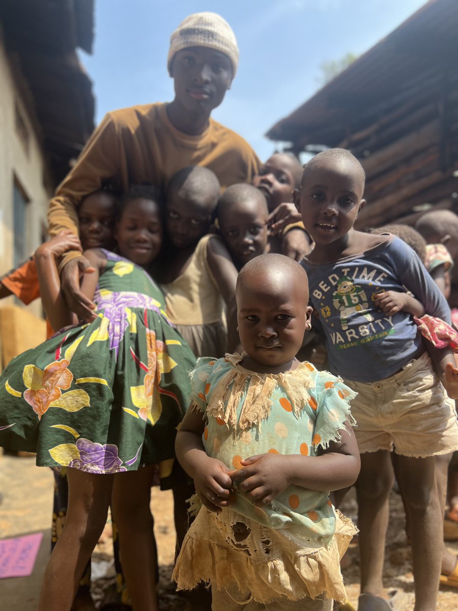 Mercentchild's tweet image. Their smile brings so much comfort to my heart, It's like a warm hug that brightens my day.Please let's keep this smile on their faces dear brothers and sisters by supporting me 1 1 1 #SmileComfortsMyHeart #WarmHugs #BrightenMyDay #SpreadPositivity #BeautifulSmile