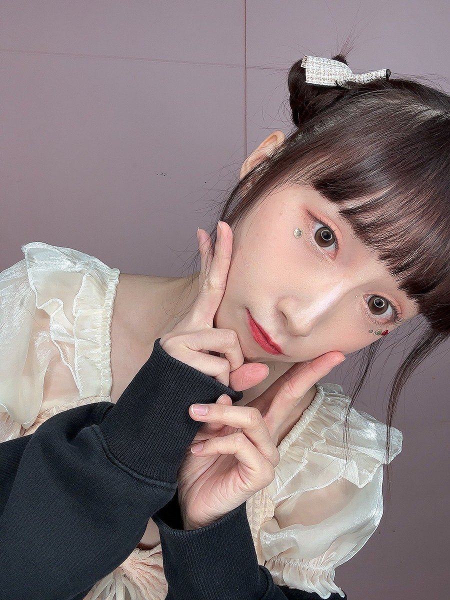 ruru0225_'s tweet photo. ひさびさにメイクアップ💄
どう？リップの色好きがい？😍😍
@CarslanJapan 

#photograghy #photo #portrait #makeup #carslan #写神プリセット #写メ・動画日記 #写真が好きな人と繋がりたい #ポートレート #ポートレートが好きな人と繋がりたい #グラドル #撮影モデル #被写体さんと繋がりたい https://t.co/nBKa3omMFh