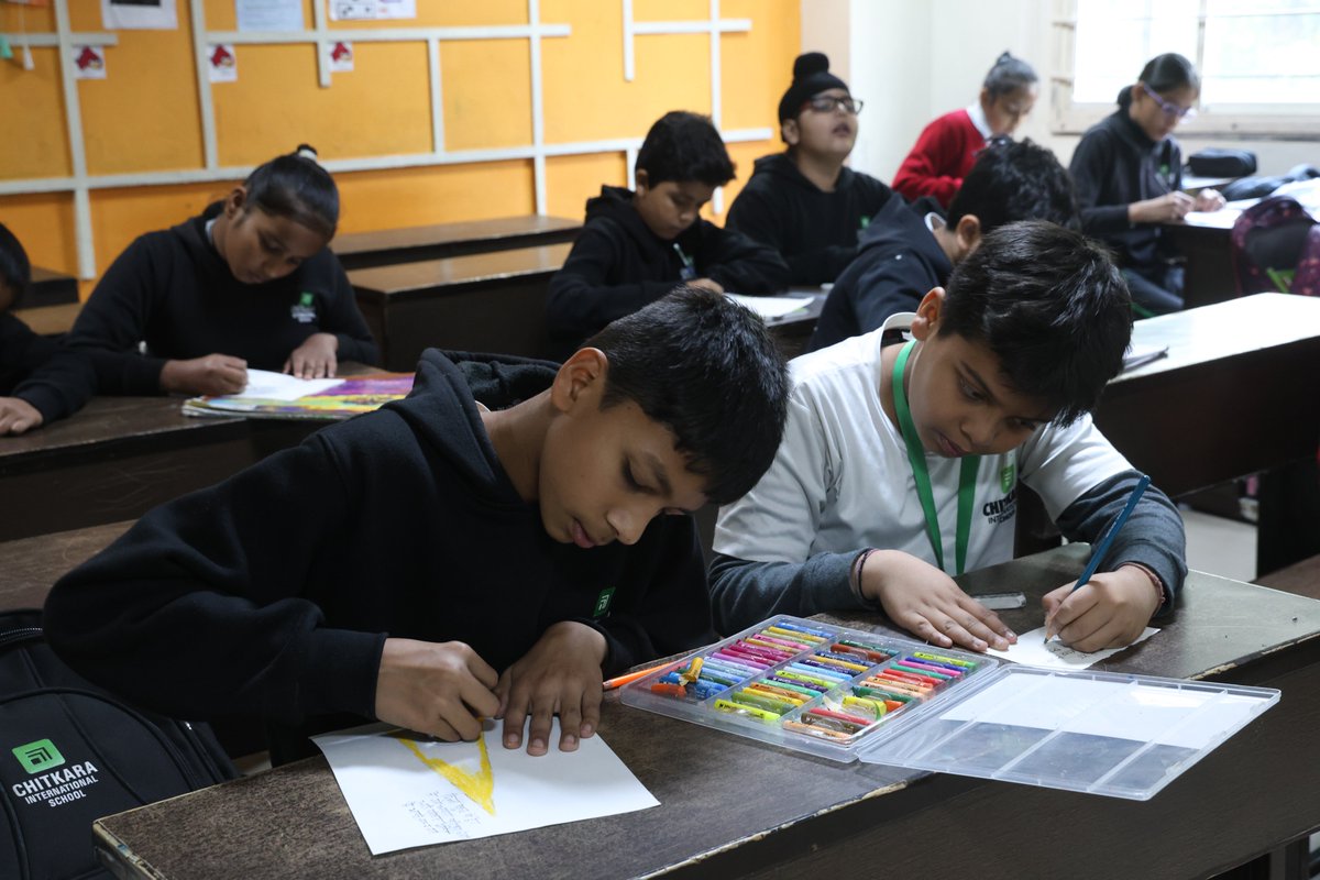 chitkara_school's tweet photo. Chitkara International School, Chandigarh, conducts an engaging Card Making Activity for the diligent Chitkarians as a way to pay homage to the courage of Sahibzada Zorawar Singh ji and Sahibzada Fateh Singhji

#CIS #Activity #ClassActivity #art #craft #Punjabi #VeerBalDiwas https://t.co/4pGE9JRiEo