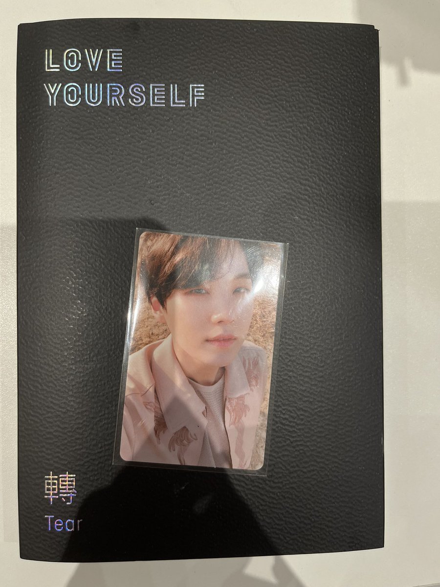 yooncollector_'s tweet photo. VENDO BTS

LOVE YOURSELF: Versão Y: R$100,00 + frete (acompanha card do yoongi) 

Proof: R$100,00 + frete (acompanha card do yoongi) 

Love yourself her - Versão E: R$50,00 + frente 

Love yourself answer - versão L e E: R$50,00 + frete https://t.co/AlFFmLGFGL