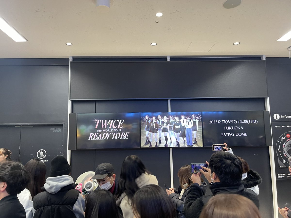 oga__mina1149's tweet photo. 福岡1Daysレポ
さーたんの調子が悪い中他のメンバー達が頑張ってました😭
特に今日の公演の優勝はダヒョン氏だと自分は思いました😂
席がアプグレのおかげで激近なこともあり、もう目が忙しかった笑笑
また次も参戦する機会があったらよろしくお願いします🙇
#TWICE
#TWICE_5TH_WORLD_TOUR_IN_JAPAN https://t.co/Xt9aAUI0d9