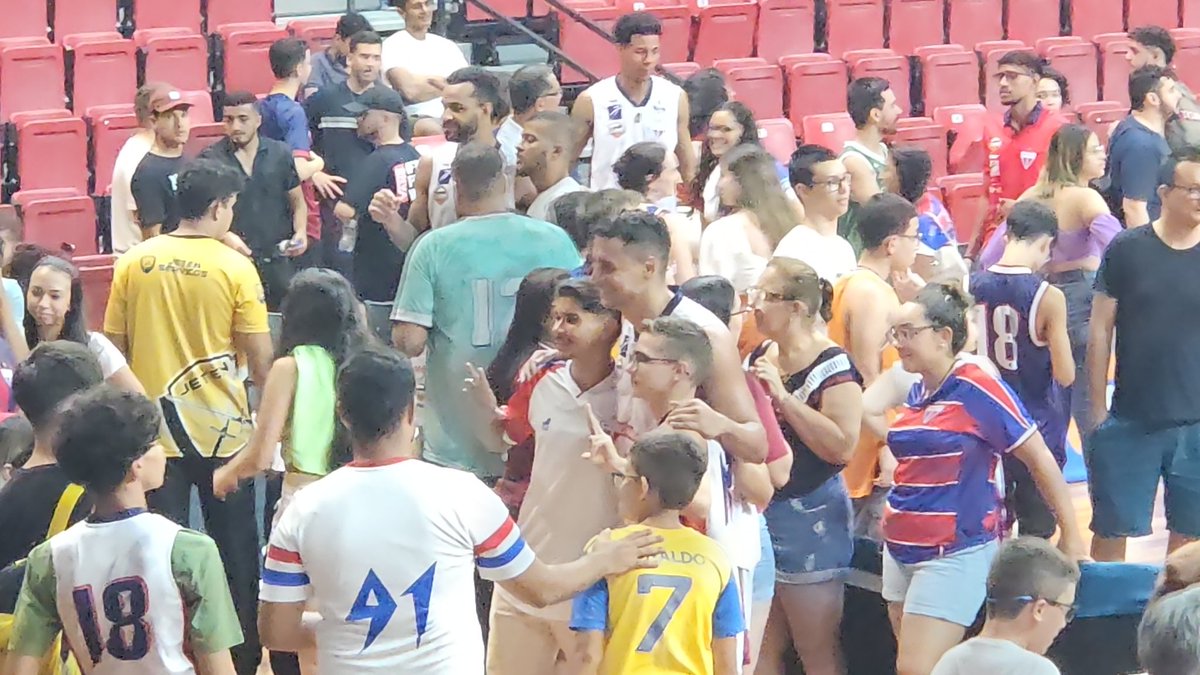 Altivo1918's tweet photo. Finalmente veio a vitória e o melhor de tudo é ver um atleta local e sócio do clube brilhar num jogo oficial do @NBB @FECBasqCearense diante o bom time do @CerradoBasquete.
O Carcalaion venceu e o camisa 77 #GabrielFernandes teve novamente aproveitamento de 100% nos arremessos. https://t.co/zSnpt0659e