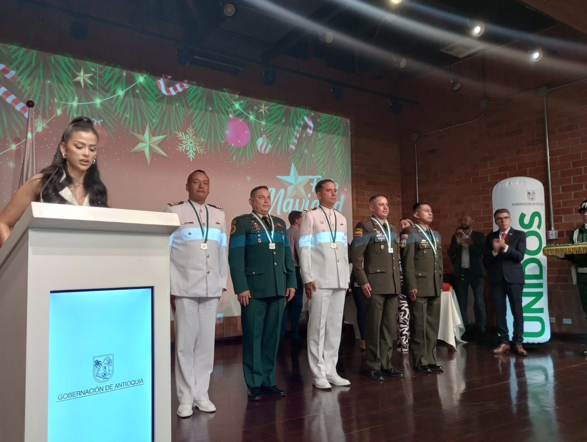 hernandomattosd's tweet photo. Es un honor para mi recibir la condecoración Medalla “Coronel Atanasio Girardot” de @GobAntioquia, como reconocimiento a la loable labor de @FNC_ArmadaCol, que aportó de manera significativa al logro de los objetivos para la reducción de los delitos de alto impacto en la región. https://t.co/zx09s9c5CE