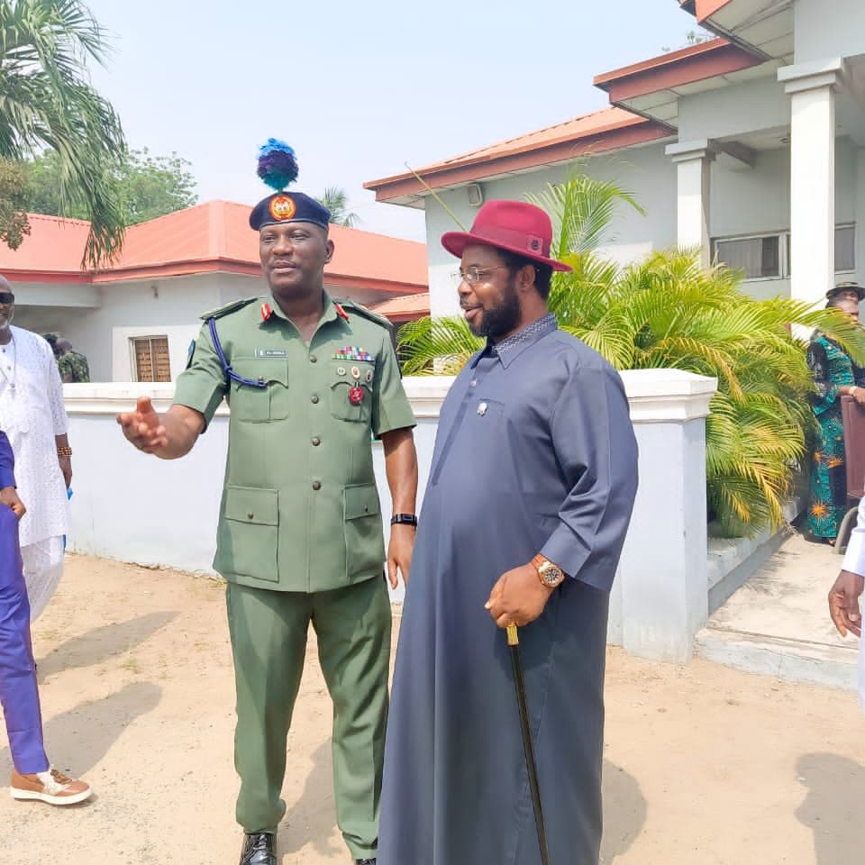 prophetgodwin11's tweet photo. Brig general preye A Zipele and I at an award ceremony today where I was given "Clergy Man of the year "much appreciation https://t.co/9BOT69OmbU