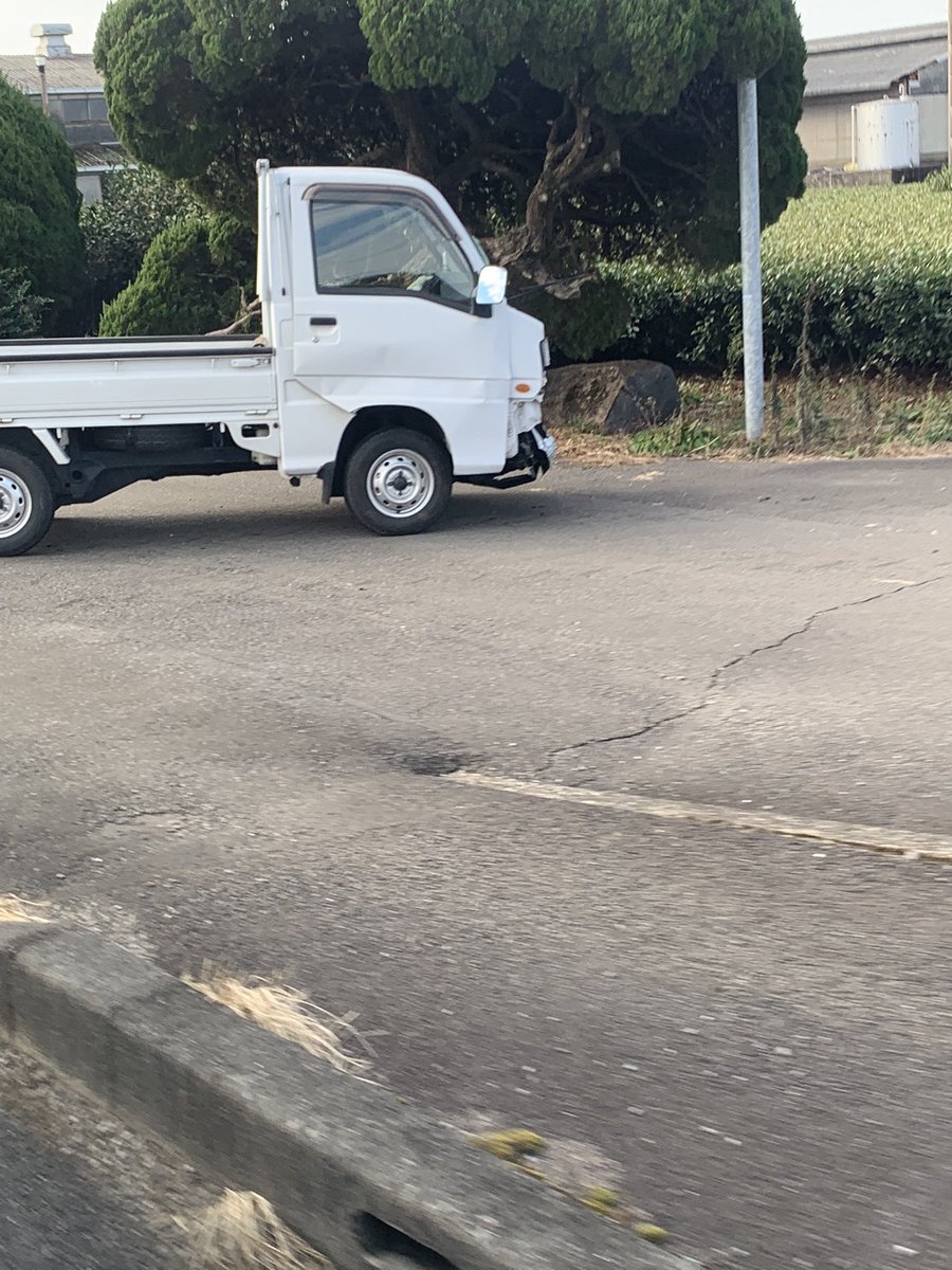 ShunD43's tweet photo. 高鍋10号線で交通事故！
車3台の事故みたいです。
かなりの渋滞になってますので、お通りの際はお気をつけて！

年末お急ぎの方も多いでしょうが、気をつけて運転しましょう！ https://t.co/pzNOtScdGp