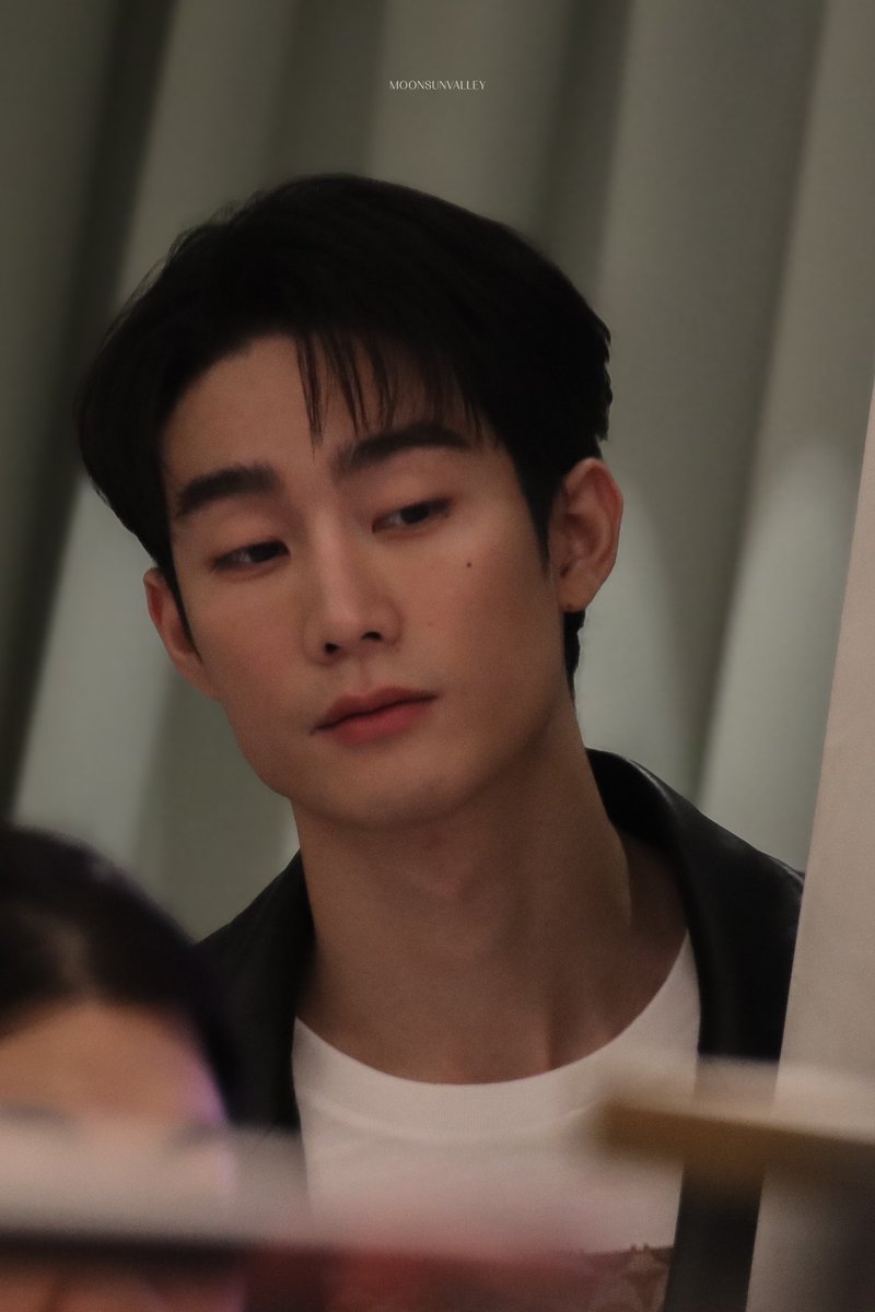 moonsunvalley's tweet photo. — All I do is thinking of you. 💘🤲🏻
#CoachXAlexFace
꒰🦊; @fforcejs #fforce_ ꒱
📸 #icrushonyouthrougheyes https://t.co/VWg9wg1EUq
