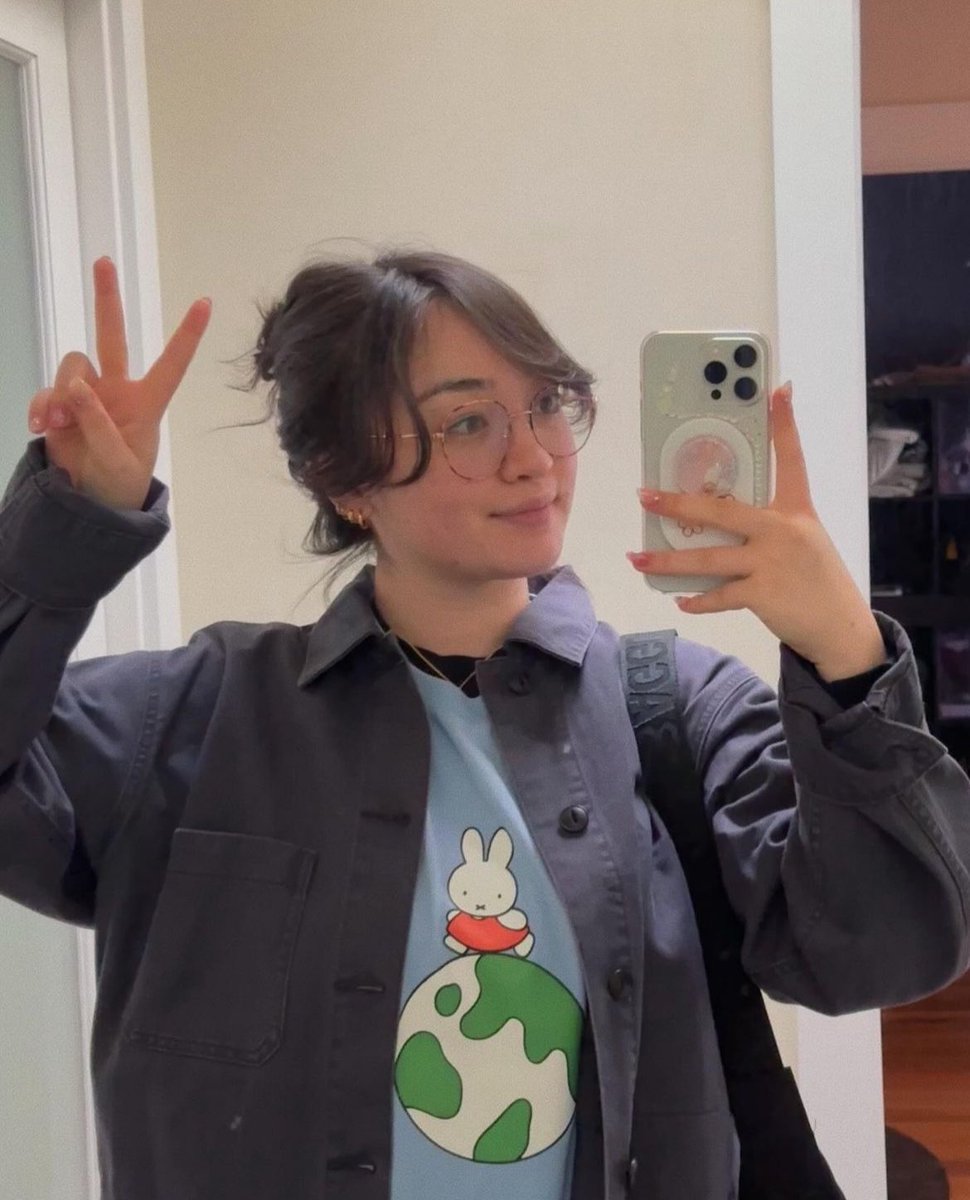 mxmcloset's tweet photo. maia is wearing 

- uniqlo peace for all short-sleeve graphic t-shirt (dick bruna)
   • $24.90

🔗: https://t.co/TOeEy02yPH https://t.co/3NQUDNBzt4