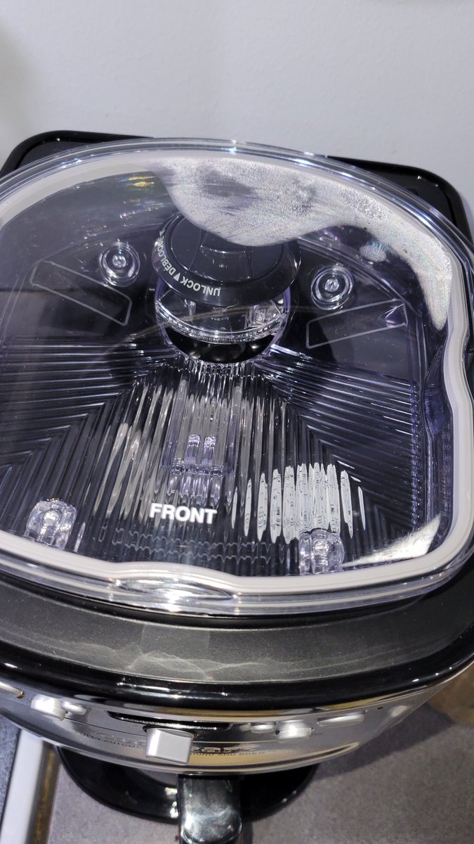 heavydbabs's tweet photo. @Cuisinart Hello, is moisture supposed to collect inside the hopper when brewing? Thank you. I appreciate your help. https://t.co/uQyprHgn56