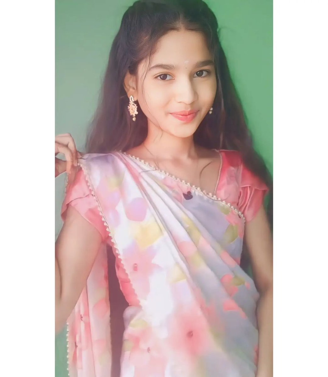 Deepika143_'s tweet photo. #Tamil #tamilponnu #TamilGirl 🥰 https://t.co/tJ5Ku8pr3s