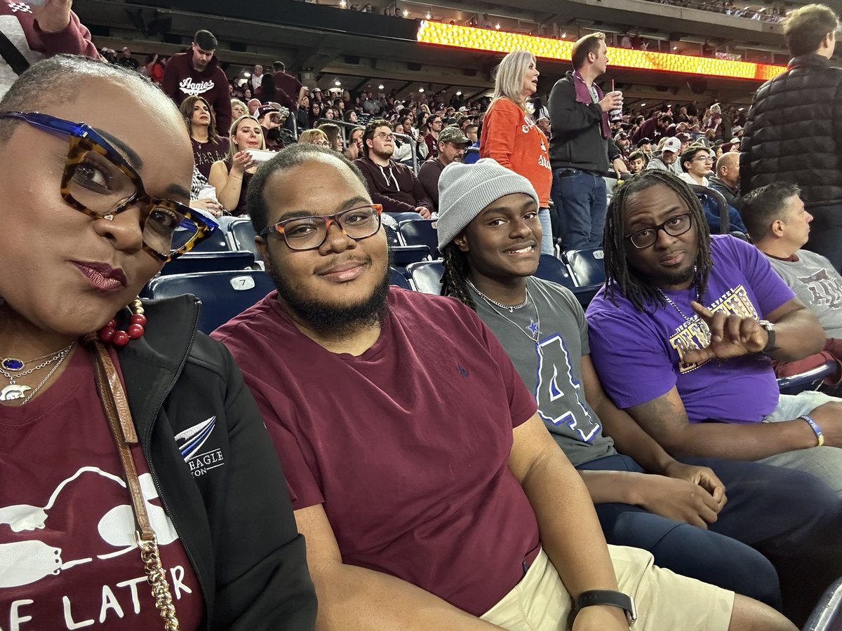 desireerl78's tweet image. Annual PreBirthday shenanigans with @JaxsonLewis12 ! #almost18 #texasbowl23 #footballfamily