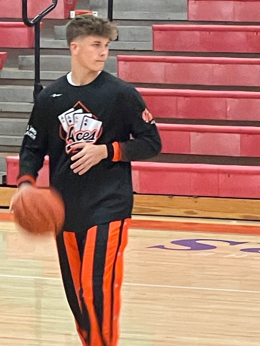 Danyell16854578's tweet image. Can’t wait to catch @TROSE_25 in action Saturday night! #sophomore 6’3 #nephew