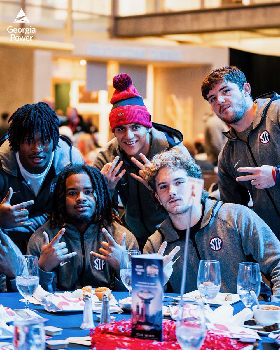 Your 2023 Battle for Bowl Week CHAMPS 🏆

#HOTTYTODDY | #CFAPeachBowl

📰: bit.ly/3vmnckg