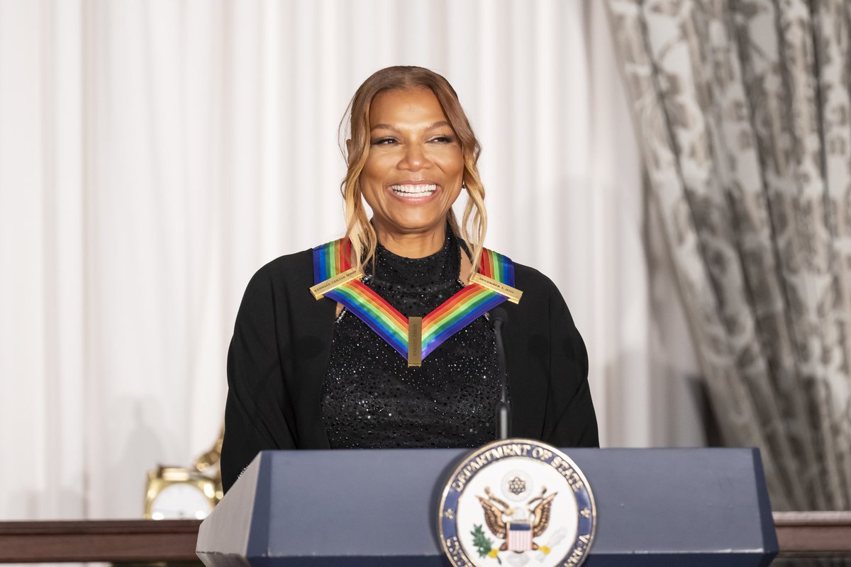 Shout out to the Queen of hip hop! Well deserved, Queen Latifah! #KennedyCenterHonors