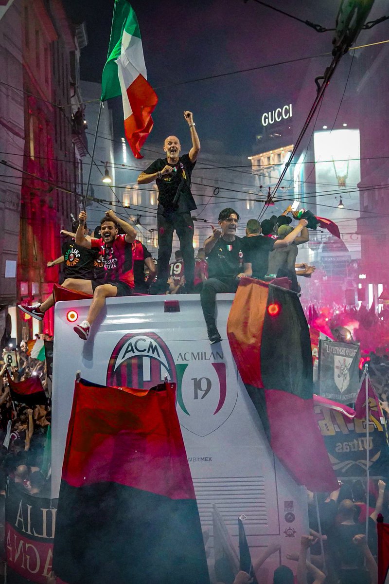 للأن احلم ميلان يجيب الإسكوديتو مرة ثانية واليوريا ليج هالموسم ويتسمر بيولي .. 

اخ يابيولي والله جبت العيد ، والإصابات دمرت الفريق .. 💔