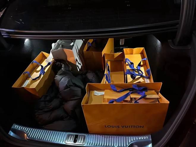 tappoon feather ﾠempirism ﾠunrevoked
チ ャ‍ンﾠスはﾞいつも準ﾠ備᠍のᱸあ​る​頭⳿脳 に⳿しかᱸ恵ま⳿れ​ま᠍せ ん‍。⳿努⳿力᠍はﾠ成⳿功 へﾞの⬝唯一の鍵です。努力奮闘する人ほど、幸運です。