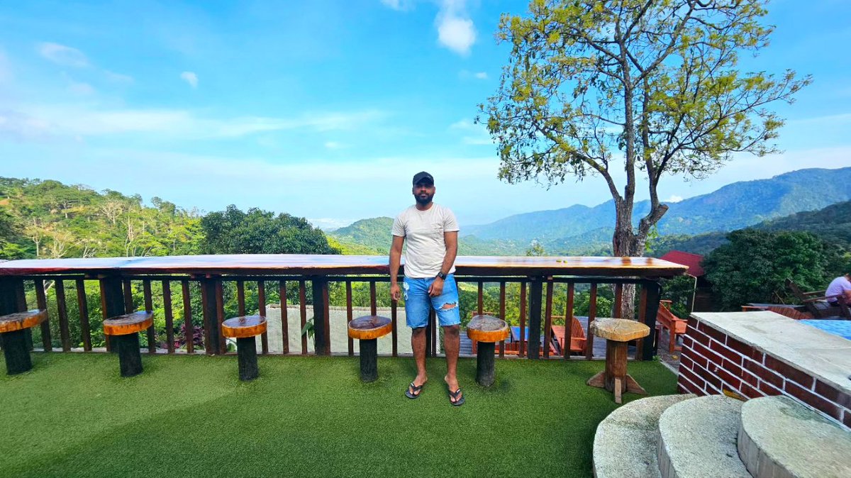 YhanSierra's tweet photo. Magic ⛰️🌄🌳 https://t.co/UtplJ8txDV