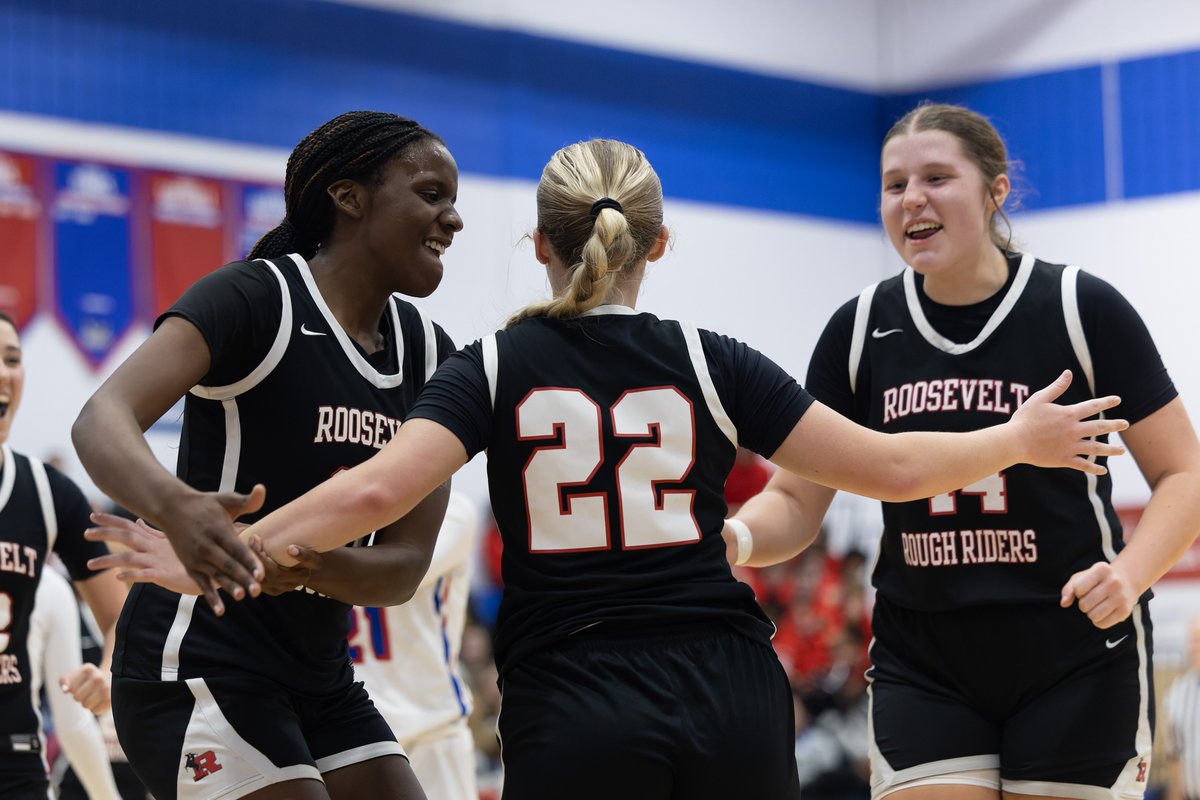 Tonight's girls basketball scoreboard:

Roosevelt 64 - Ravenna 27
Mogadore 26 - Lowellville 22
Wadsworth 35 - Norton 32
Copley 81 - Streetsboro 50

📷 Nicholas McLaughlin