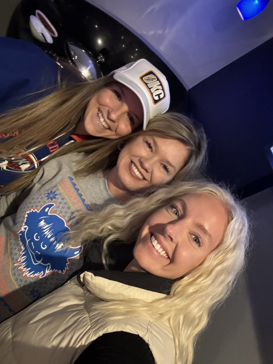 I miss my ladies🫶🏼.  Who is ready for Spark 2.0?  <a href="/Ms_Bayless9/">Rylee Bayless</a> <a href="/sydneysherrilll/">Sydney Sherrill</a> ⚡️🥎⚡️