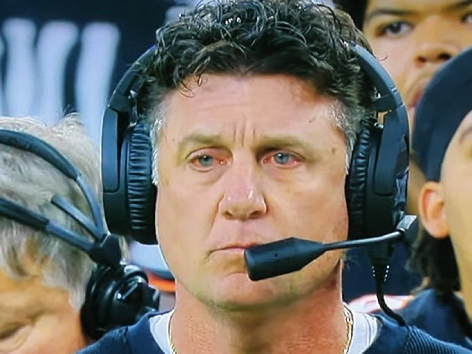 Ten12Network's tweet photo. What did Gundy do last night?
Wrong answers only. https://t.co/24YbI3WDU1