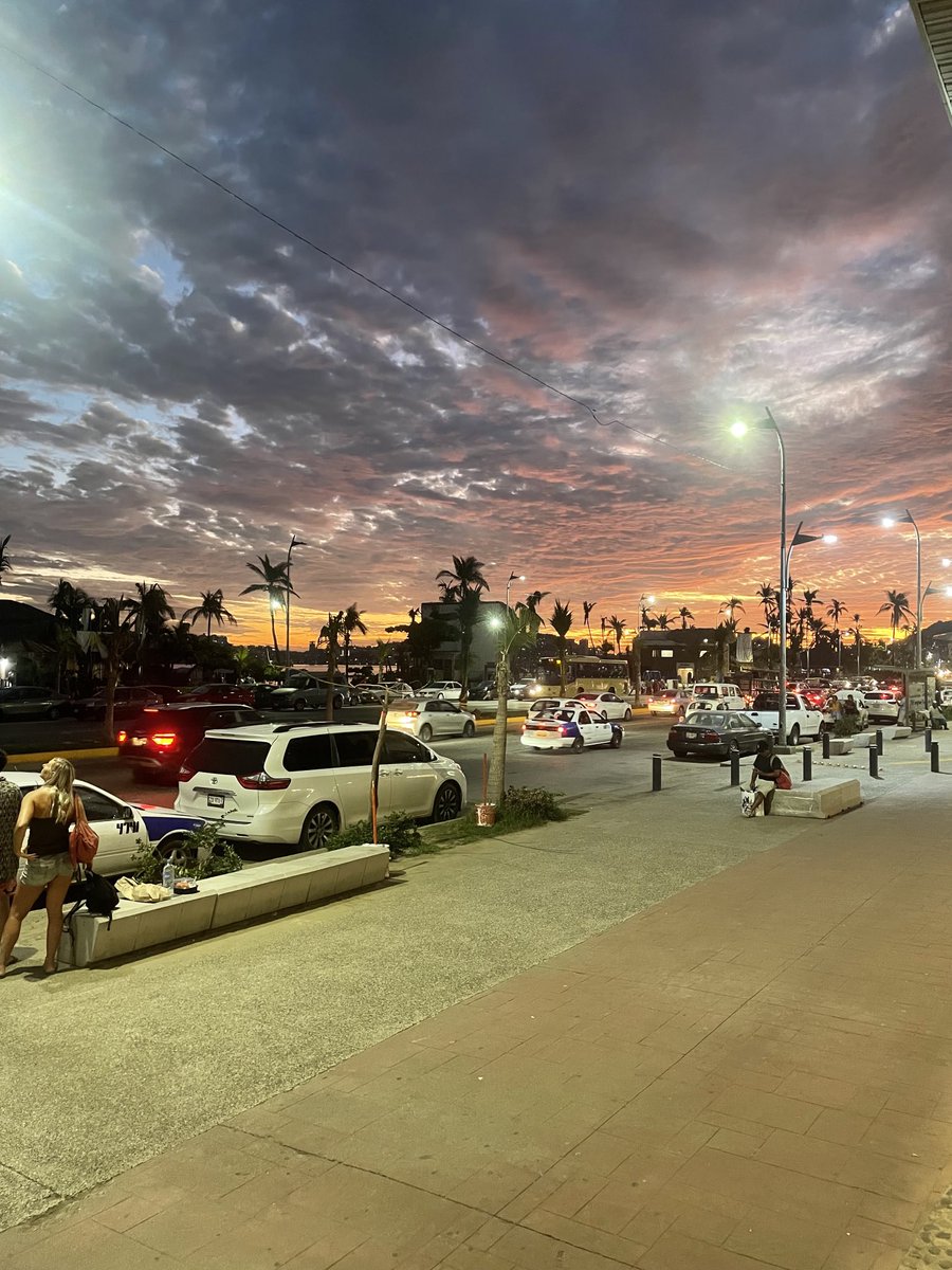 Entre la fe y la esperanza para recuperar poco a poco al puerto #Acapulco hoy !