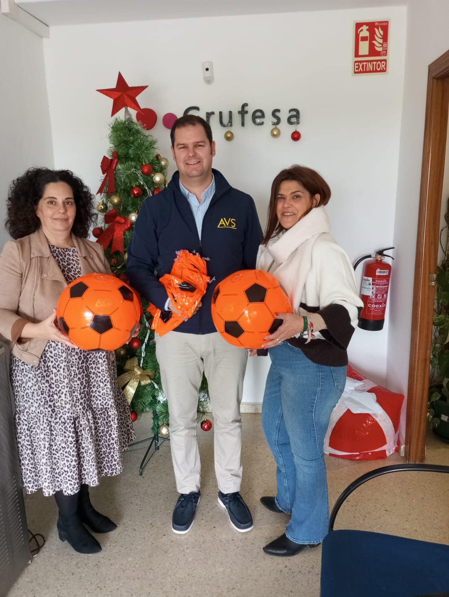 AVS obsequia regalos a los municipios de Palos de la Frontera y Moguer para que repartan más alegría durante la cabalgata de Reyes
