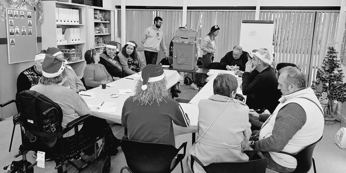 🎄ᠻⅈꫀડ𝕥ꪖ ꪀꪖꪜⅈᦔꫀñꪖ☃️🎅

✅ ¡Qué bien lo pasamos con juegos, con nuestro chocolate y el picoteo!

💚😍

#AfadacsTorrejón #DCA