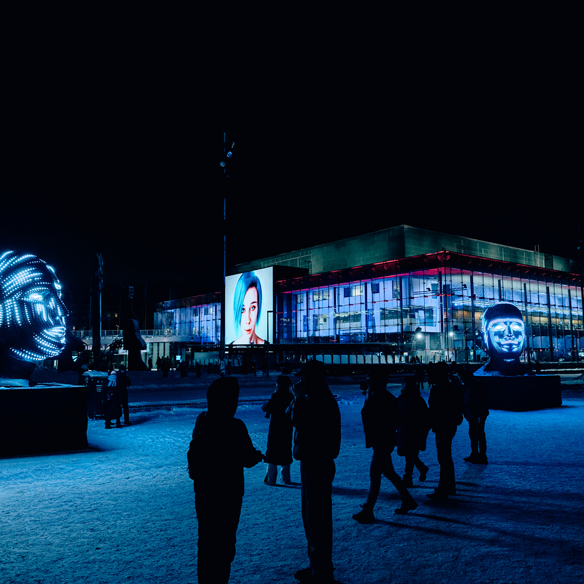 Lux Helsinki on täällä! 🤩 Keskustaan, Hietaniemen hautausmaalle ja kulttuurikeskuksiin levittäytyvä tapahtuma on koettavissa 3.–7.1. klo 17–22. Myös Korkeasaaressa nautitaan valotaiteesta. Tervetuloa kokemaan talvinen #Helsinki kauneimmillaan! ✨
📷: Petri Anttila
#Luxhelsinki