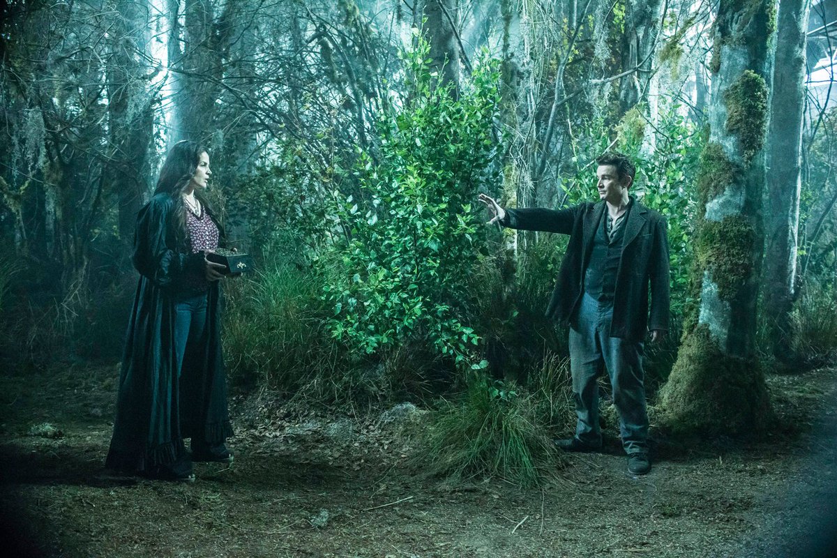 jamie_marsters's tweet photo. Happy Birthday @JuliaOrmond & @grahammctavish! I hope you both have an amazing day! ♥🎂🎁🎉♥ #HappyBirthday @JamesMarstersOf @WitchesEastEnd #WOEE #WitchesOfEastEnd https://t.co/YVLUkV6t9O