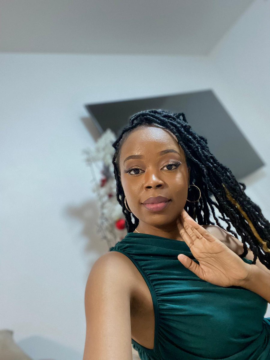 SarahMukidi's tweet photo. Bienvenue 2024✨

Une seule résolution résume mes objectifs pour cette année : « m'éloigner de l négativité et lâcher prise de ce qui n'empêche depuis trop longtemps d'avancer ».
#opportunities #2024NewYear 
#resolusi2024 https://t.co/dVRTonCOud