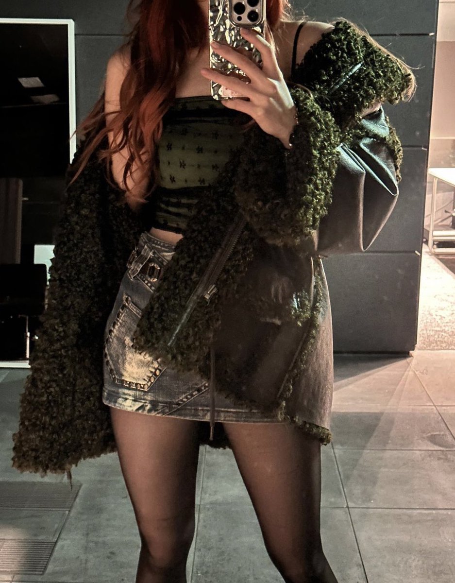 huhyunjinpics's tweet image. YUNJIN INSTAGRAM UPDATE