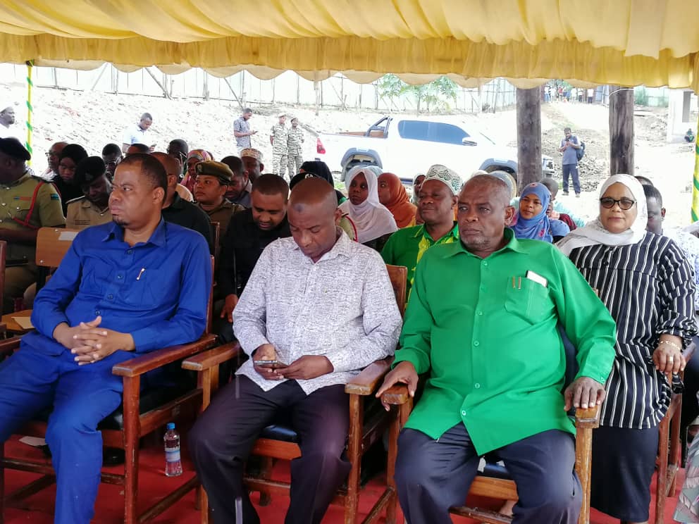 Waziri Mkuya aweka  jiwe la Msingi bustani ya wananchi Mwanamashungi Chake Chake.
SOMA ZAIDI........ pembapress.club/portal/2024/01…