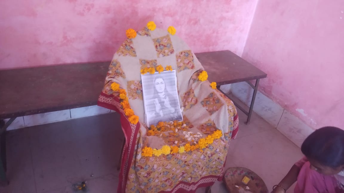 MSSSundargarh's tweet photo. ଭାରତ ର ପ୍ରଥମ ମହିଳା ଶିକ୍ଷୟତ୍ରୀ ସାବିତ୍ରୀ ବାଇ ଫୁଲେଙ୍କ ଜୟନ୍ତୀ ପାଳନ କରାଗଲା କିରିପସେରା ଗ୍ରାମ କିରିପସେରା ପଞ୍ଚାୟତ ଟାଙ୍ଗରପାଲି ବ୍ଲକ ସୁନ୍ଦରଗଡ଼ ଜିଲ୍ଲା @tangarpali @DMSundargarh @CMO_Odisha @SMEOdisha #12baje12minute #Urmi #msmo https://t.co/xFfpdSdWFL