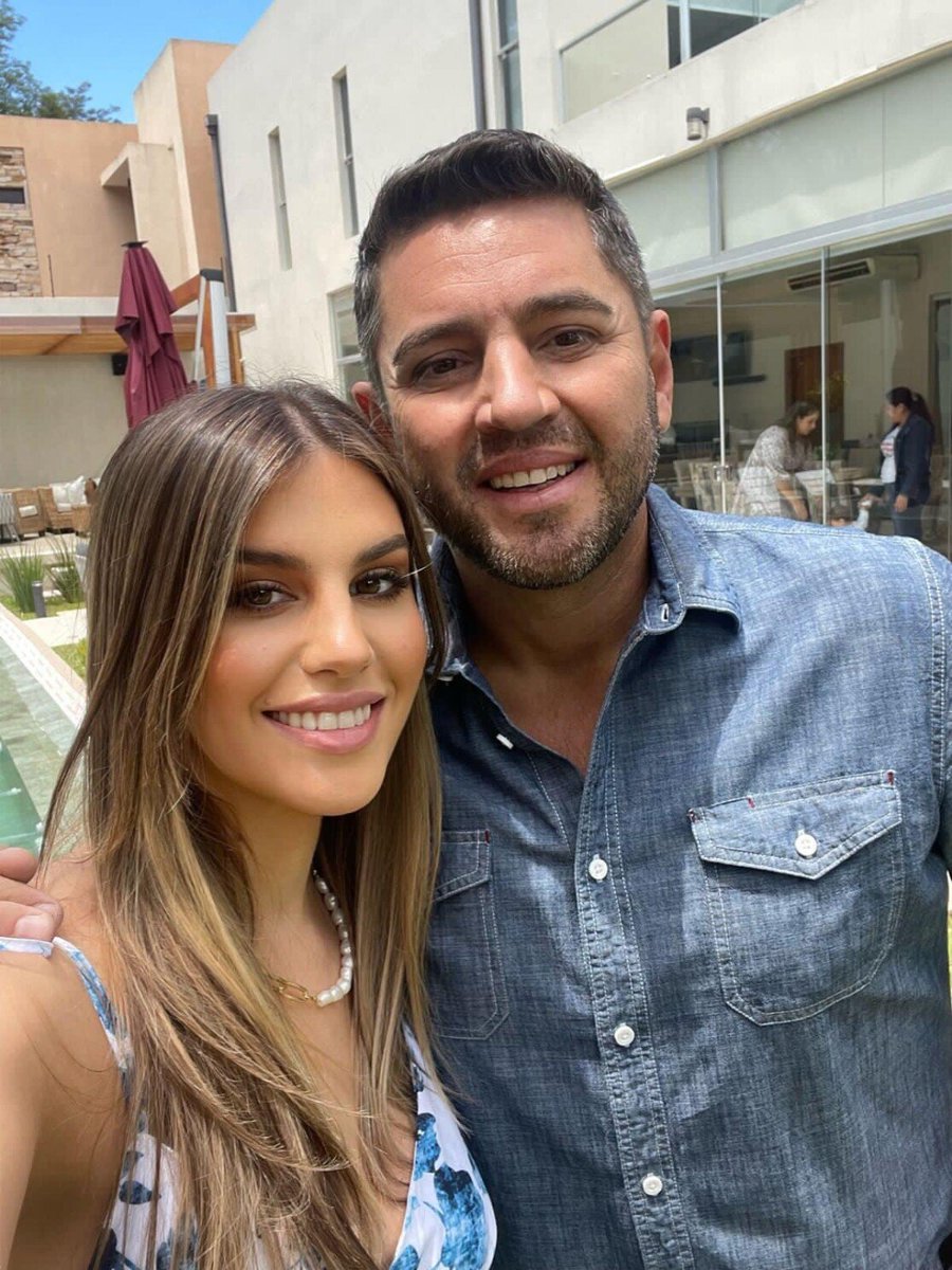 delpynews's tweet image. ▶️ "YA ESTÁ MEJOR" | 🇵🇾

Montserrat Alliana, hija del vicepresidente de la República, ya es funcionaria pública desde 2018 y cobraba G. 6.100.000.

Ingresó sin ningún concurso, con 20 años, sin experiencia laboral y hasta ahora no se registra ningún título universitario.

Vía:…