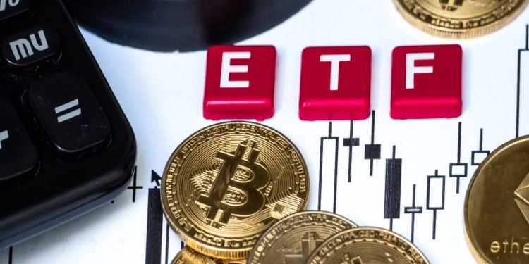 Matrixport Report: The SEC is expected to reject Bitcoin ETFs and predict a drop in Bitcoin prices, but the SEC is unlikely to reject them outright in the end. The time and effort invested by the SEC and Bitcoin ETF issuers suggest that rejection is highly unlikely and unexpected