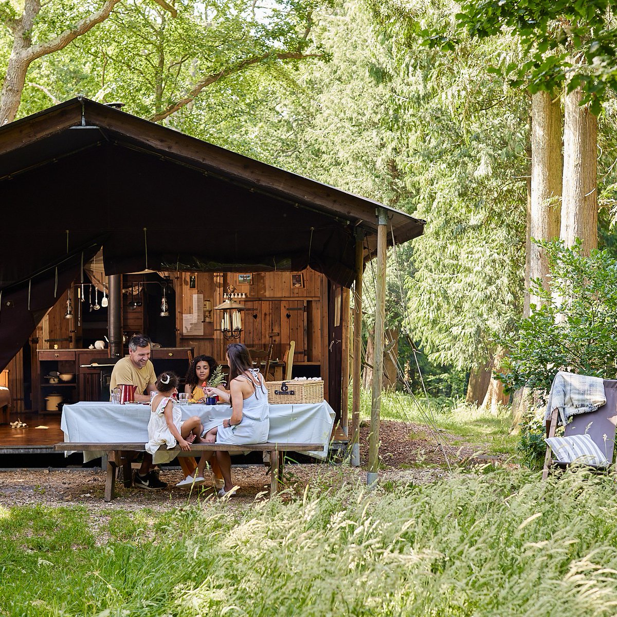 pfstweets's tweet photo. As thoughts inevitably turn to family plans for the coming year, why not consider a @FeatherDownUK  glamping holiday in 2024?

Quality time together enjoying the sunshine, exploring the wild outdoors and making the most of a unique break from day-to-day life.. https://t.co/iB8yn7Hchj