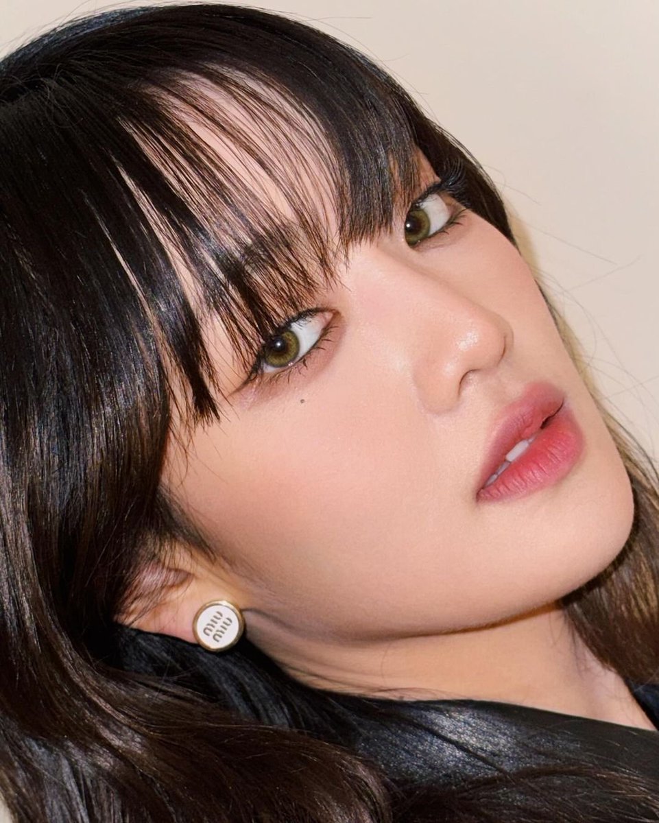 KimMinniePH's tweet photo. [📸] 20240104 min.nicha Instagram Update

New year season with my new babies @miumiu #MiuMiuHoliday 🥳

#MINNIE #민니 #여자아이들 #GIDLE https://t.co/XP8AY38Dnz