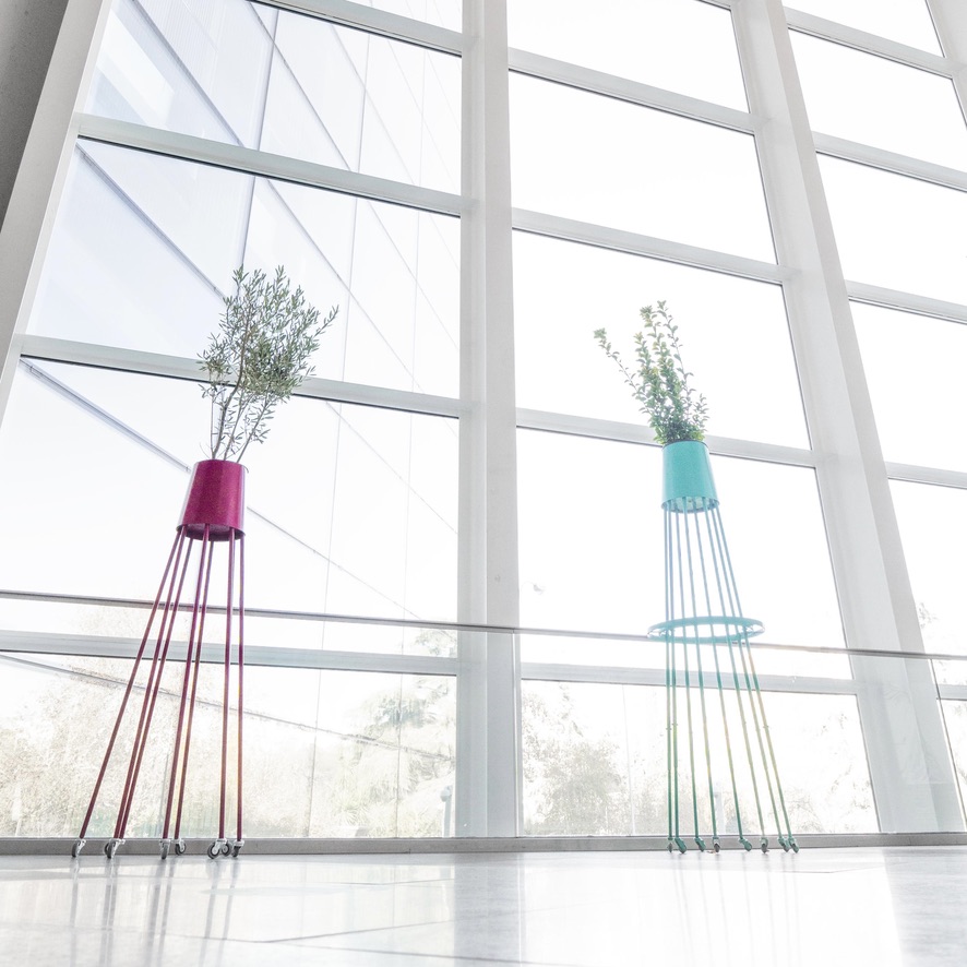 Honevo's tweet photo. HONEVO DESIGN PLANTERS - PLANT TECH ALTAR & OLIVE TREE / PLANT TECH TIPI & HEBE ANDERSONNI #Honevo #design #planters #planttech #altar & #tipi #OliveTree & #HebeAndersonni #HonevoDesign #Galactic #Plants #TeatrosDelCanal #HypnosGarden #Photo by #DavidVento #Bionic #Madrid https://t.co/Sz6mbJeRCr