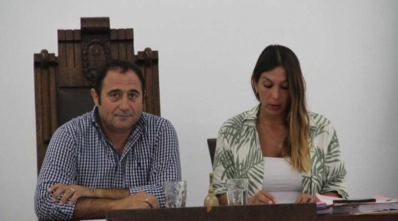 laquartaweb1's tweet photo. #Alberti En Alberti, UxP destacó el apoyo “unánime” al Presupuesto y la Fiscal e Impositiva 2024 https://t.co/rC2Ur2i609 https://t.co/ZEKnuQlAwR
